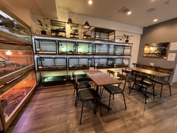 ReptileCafe Vespa(爬虫類カフェ/専門店)の画像1